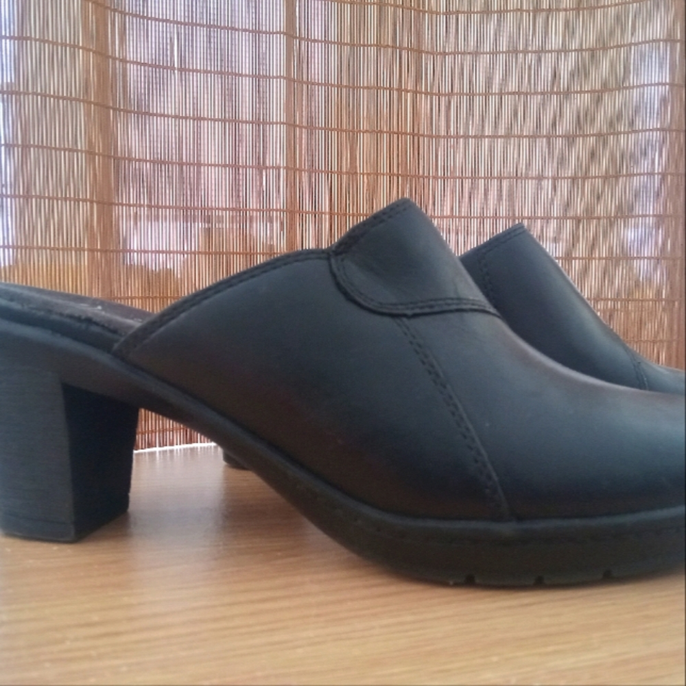 Clarks Bendables Black Heeled Mules